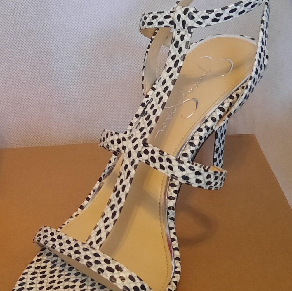 Jessica Simpson Sandals - Picture 3 of 5